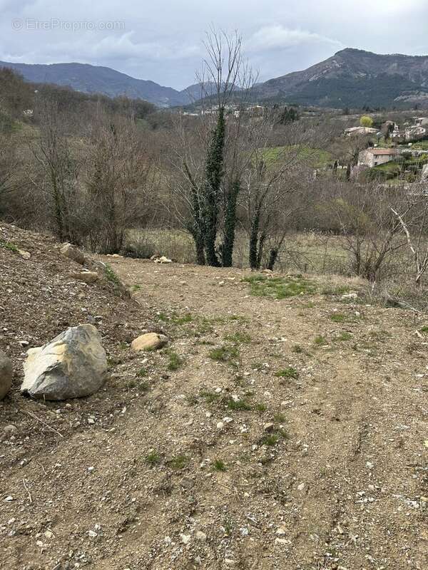 Terrain à SAINT-PRIEST