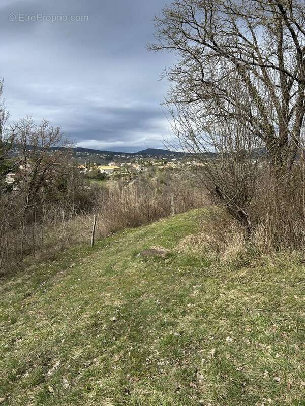 Terrain à SAINT-PRIEST