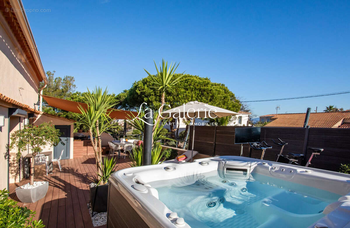 Appartement à HYERES