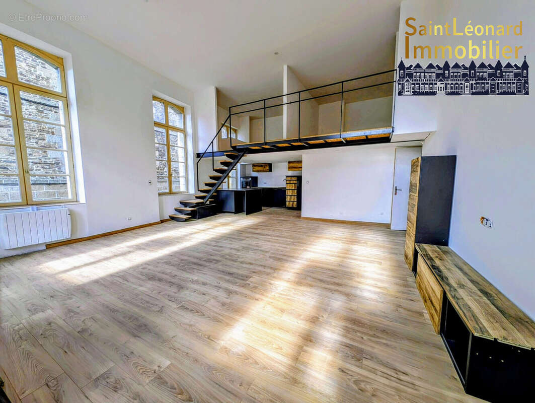 Appartement à FOUGERES