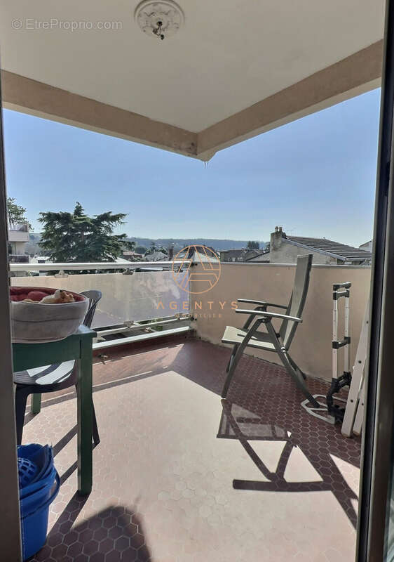 Appartement à SAINT-MAUR-DES-FOSSES