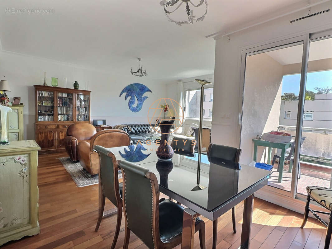 Appartement à SAINT-MAUR-DES-FOSSES