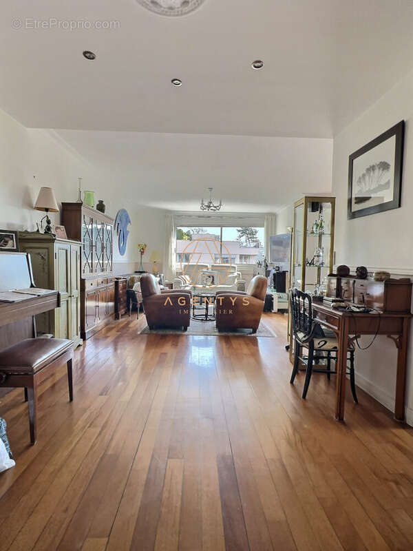 Appartement à SAINT-MAUR-DES-FOSSES