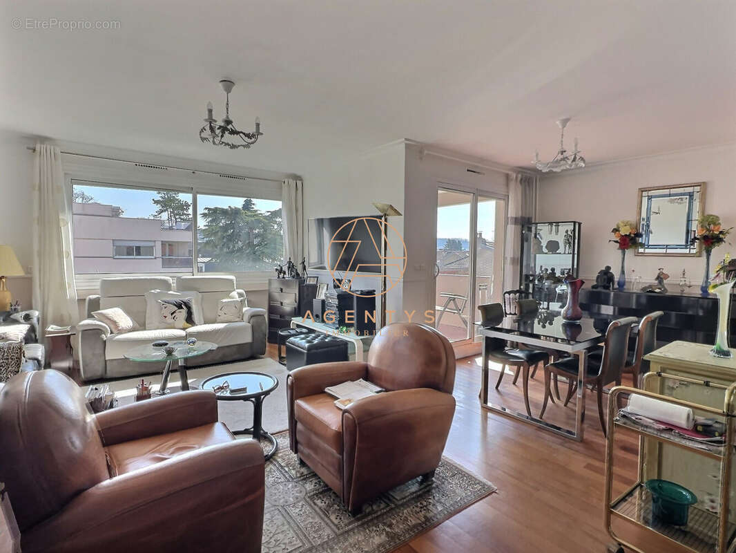 Appartement à SAINT-MAUR-DES-FOSSES