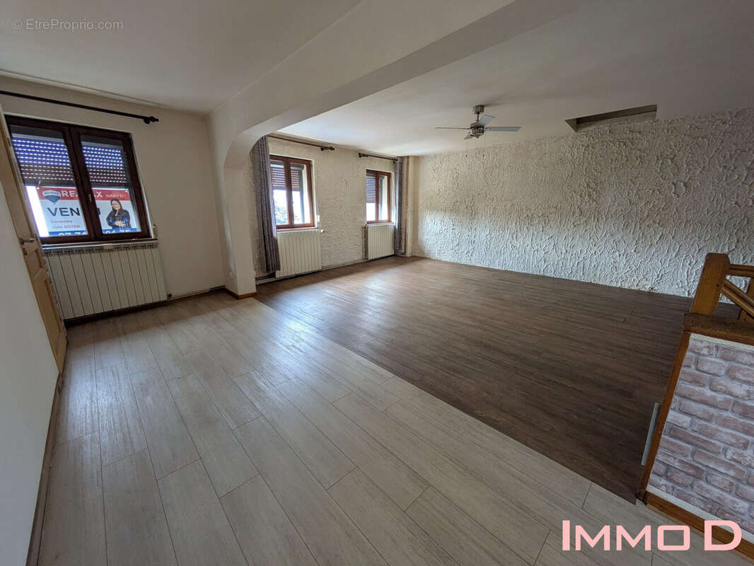 Appartement à THAON-LES-VOSGES