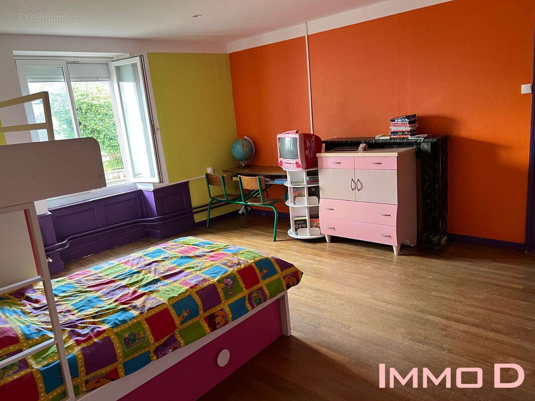 Maison à MONTHUREUX-SUR-SAONE