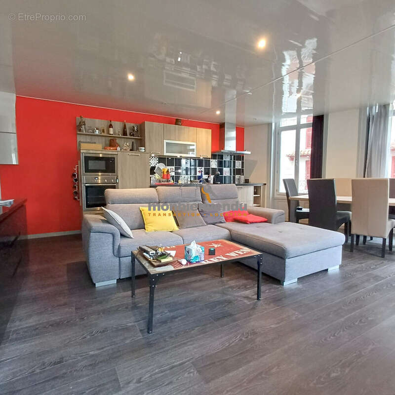 Appartement à VIC-SUR-CERE