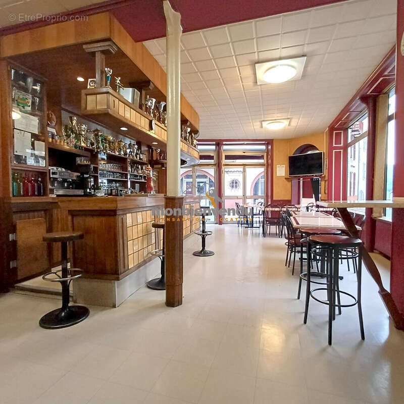 Appartement à VIC-SUR-CERE