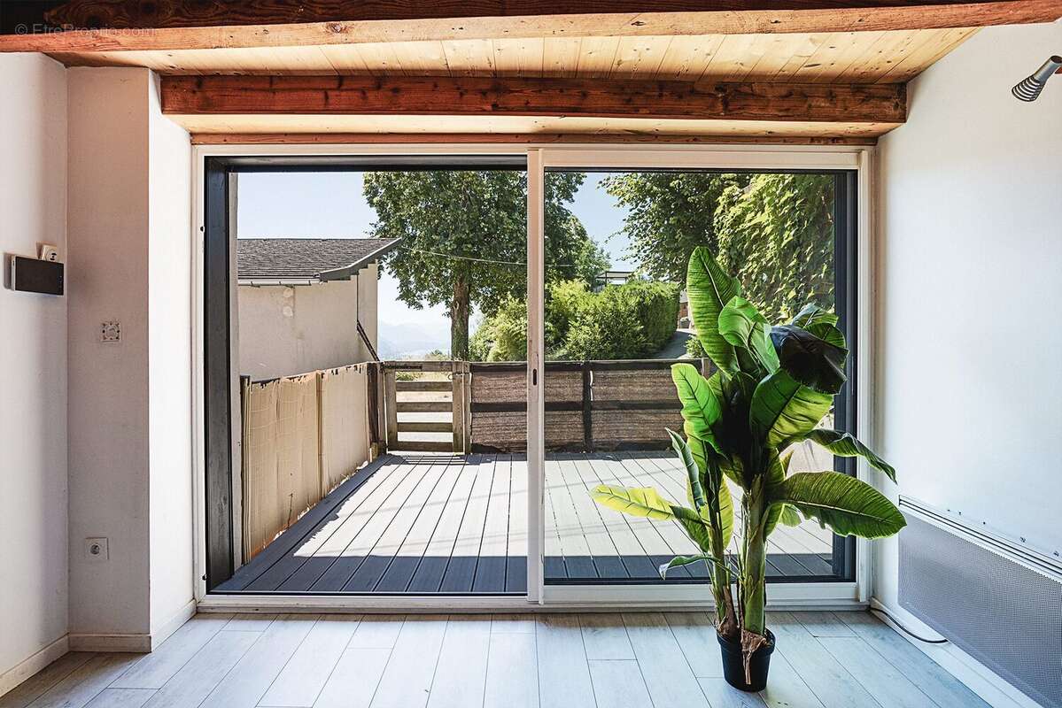 Appartement à PRINGY