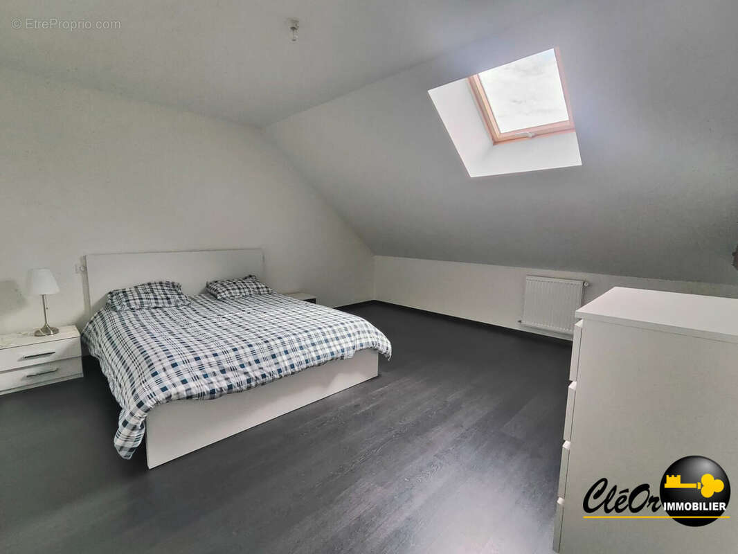 Maison à LA CHAPELLE-SAINT-SAUVEUR