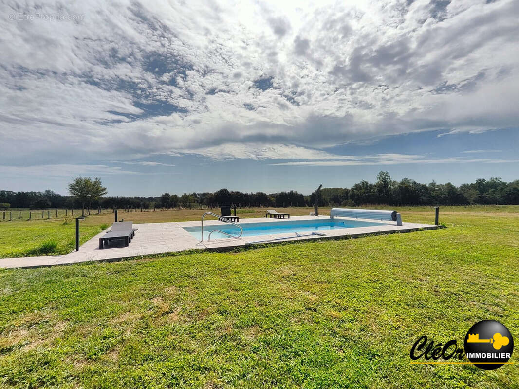 Maison à LA CHAPELLE-SAINT-SAUVEUR