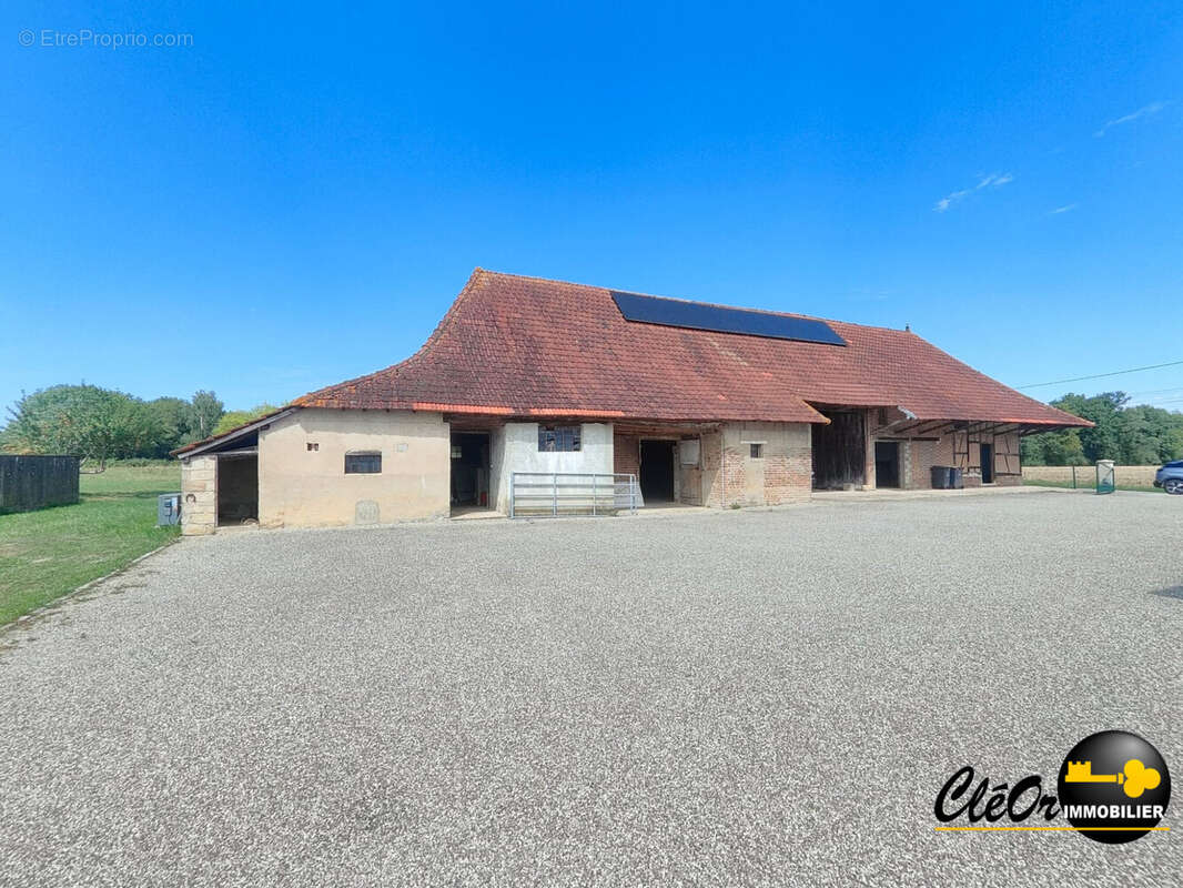 Maison à LA CHAPELLE-SAINT-SAUVEUR