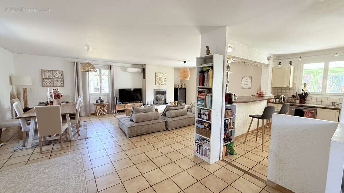 Maison à VILLEMOUSTAUSSOU