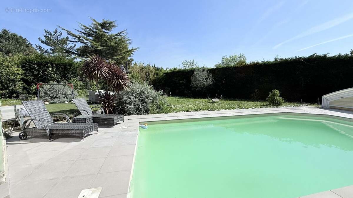 Maison à VILLEMOUSTAUSSOU