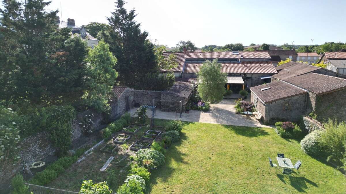 Maison à CORCOUE-SUR-LOGNE