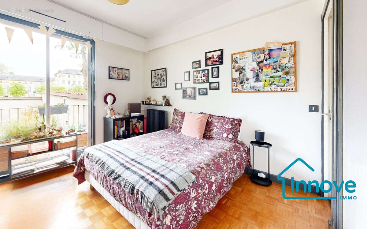 Appartement à VERSAILLES