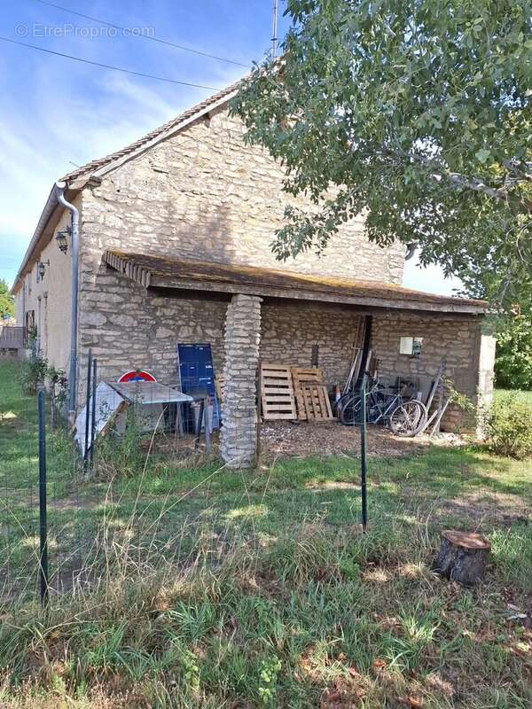 Maison à ROUESSE-FONTAINE