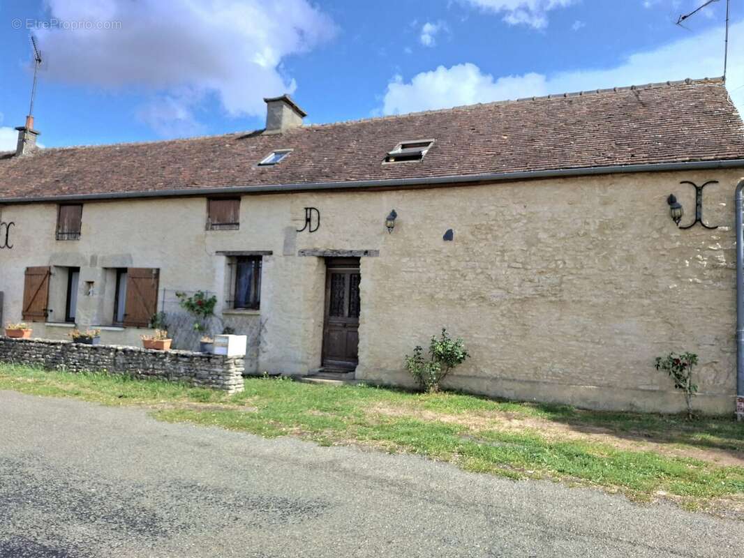 Maison à ROUESSE-FONTAINE