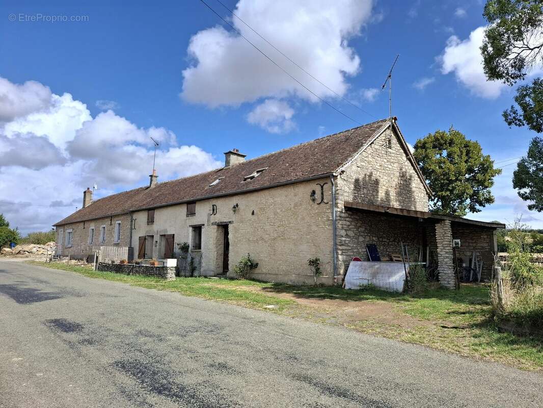 Maison à ROUESSE-FONTAINE