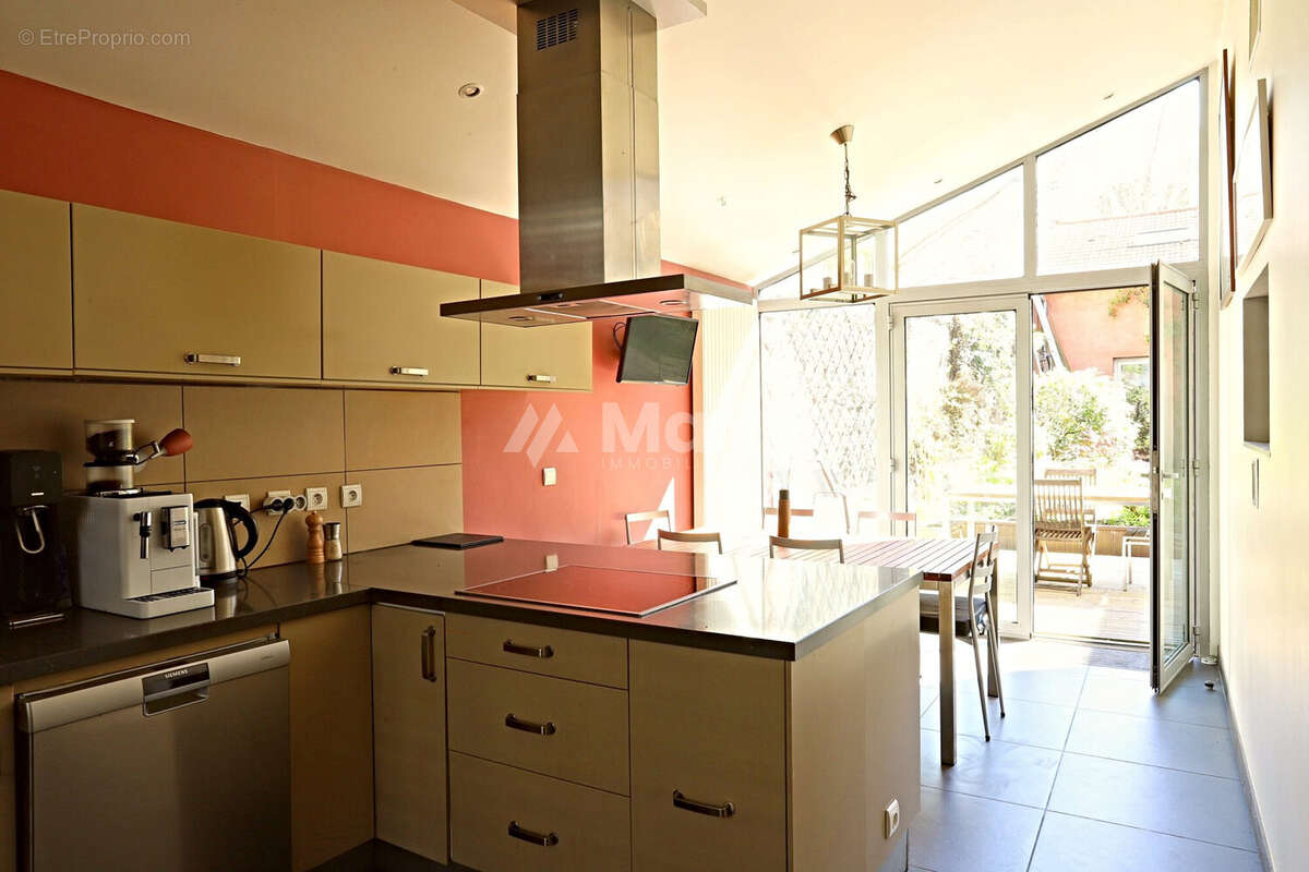 Maison à COURBEVOIE