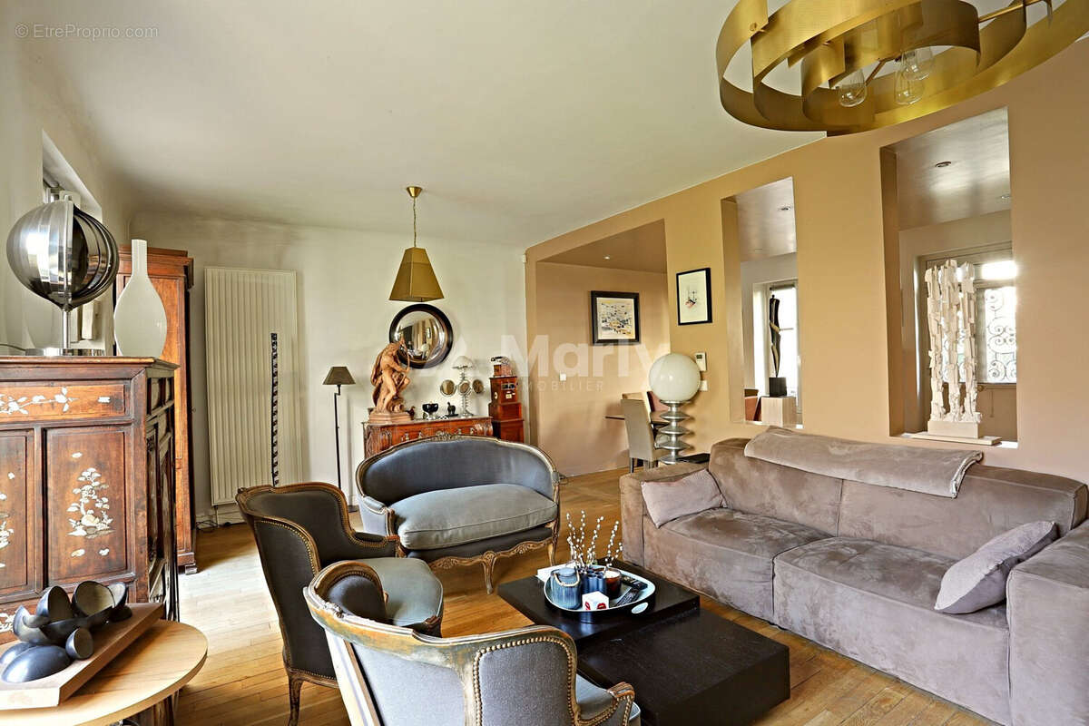 Maison à COURBEVOIE