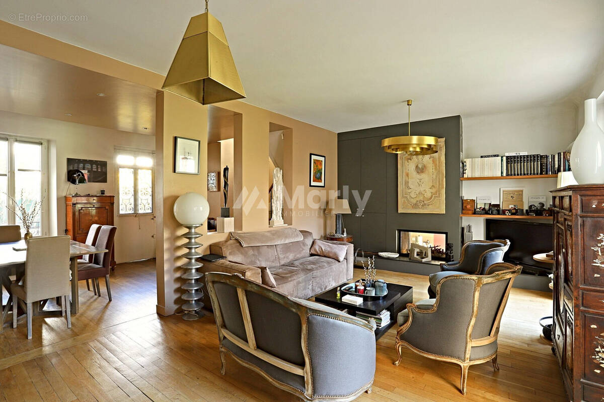 Maison à COURBEVOIE