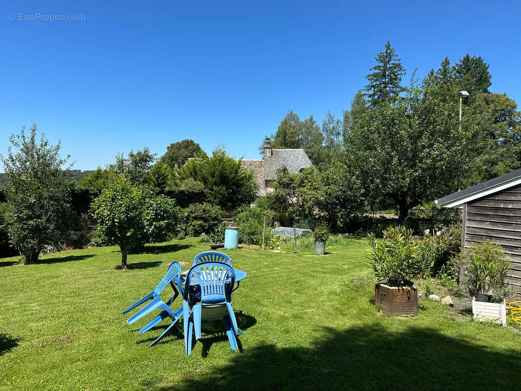 Maison à SAINT-MARTIN-CANTALES