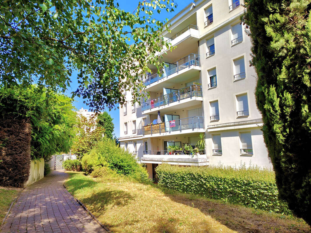 Appartement à TASSIN-LA-DEMI-LUNE