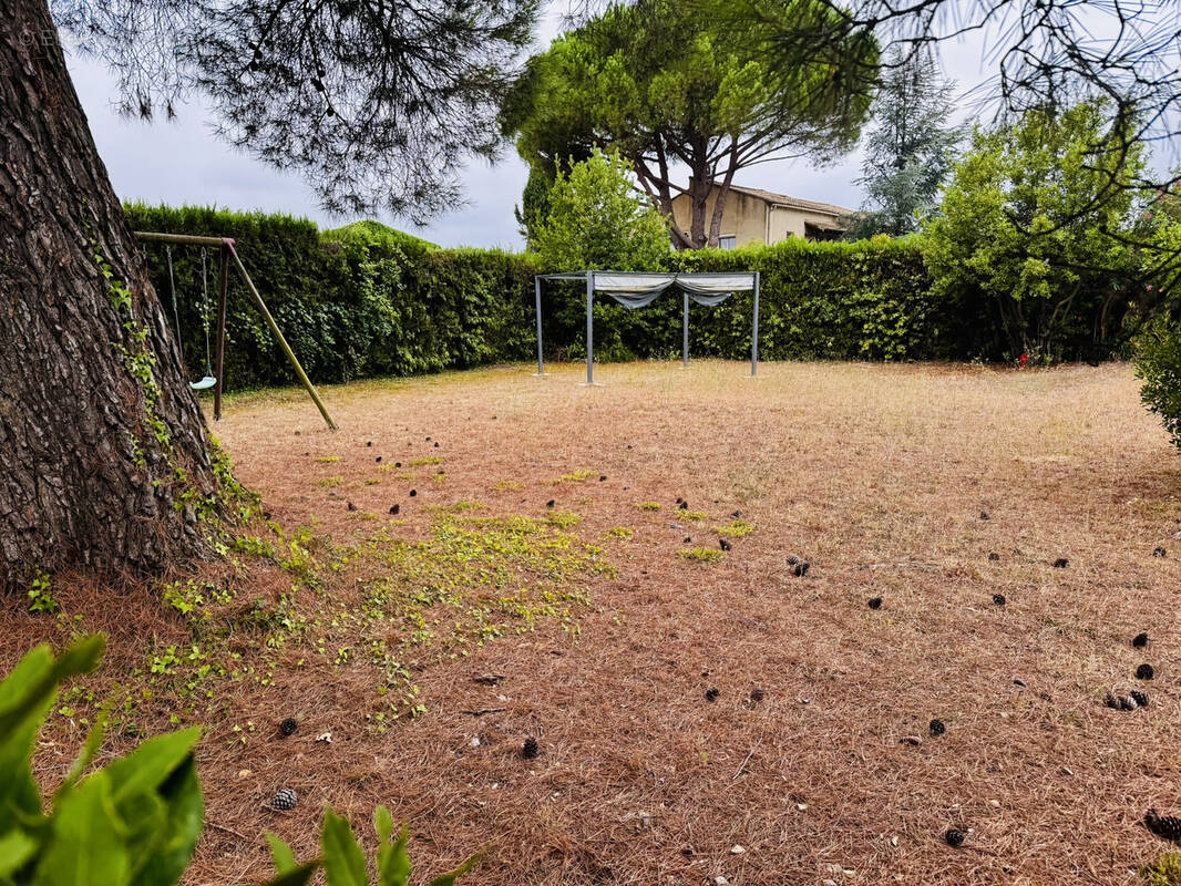 Terrain à COURNONTERRAL