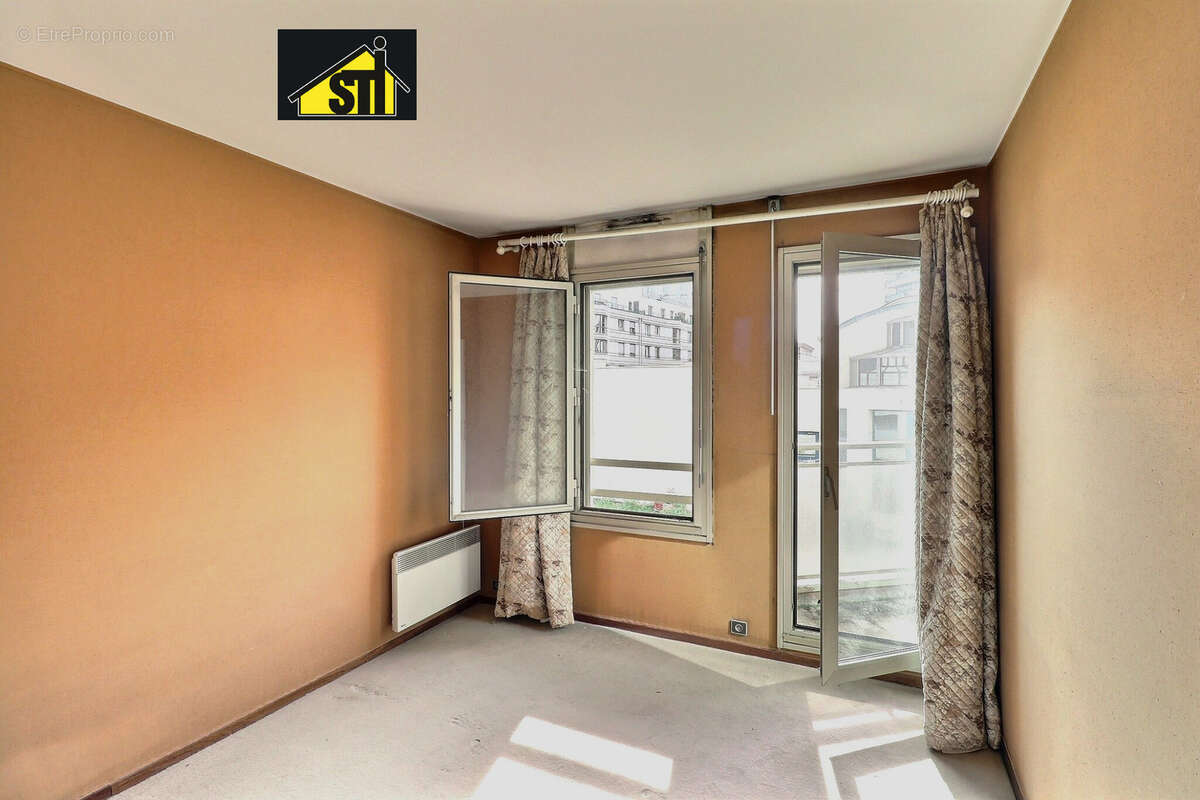 Appartement à PARIS-14E