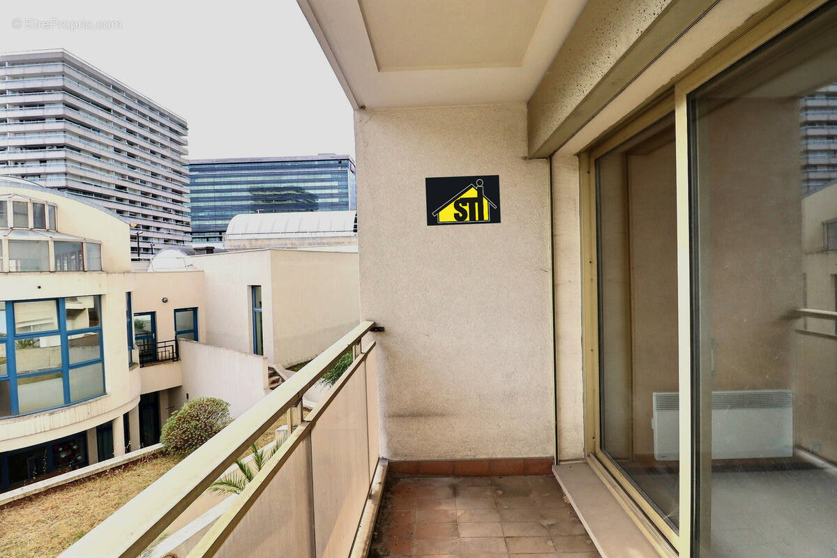 Appartement à PARIS-14E