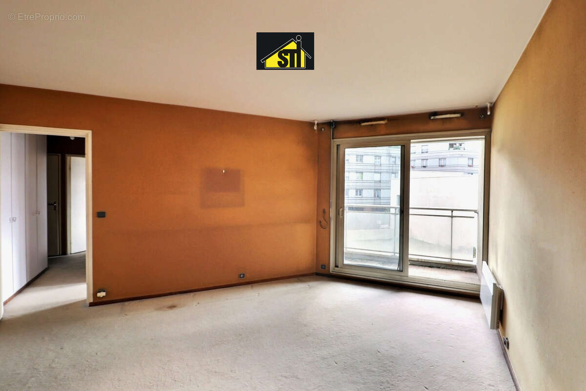Appartement à PARIS-14E