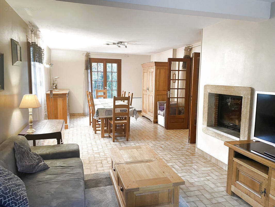 Maison à SAINT-ARNOULT-DES-BOIS