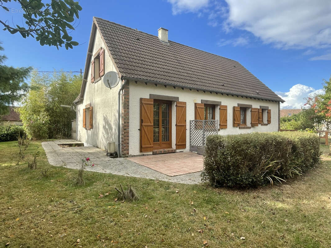 Maison à SAINT-ARNOULT-DES-BOIS