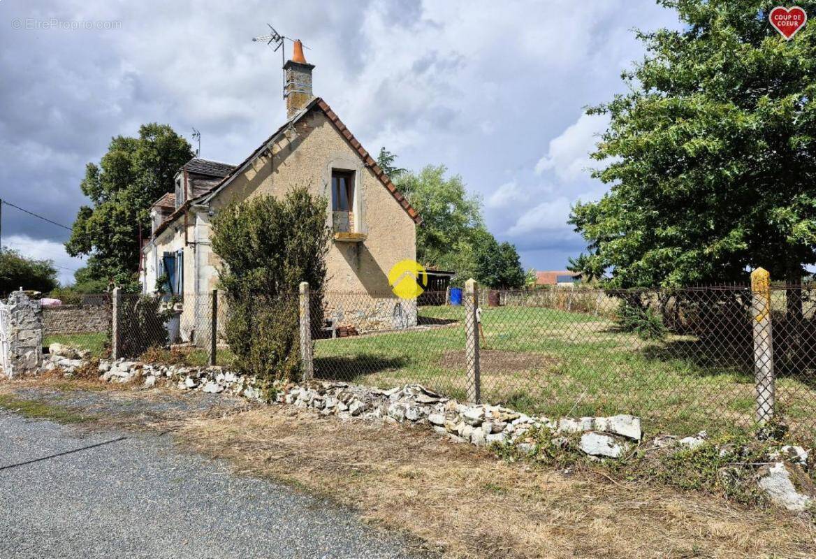 Maison à LA BERTHENOUX