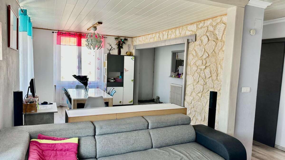 Maison à VOUJEAUCOURT