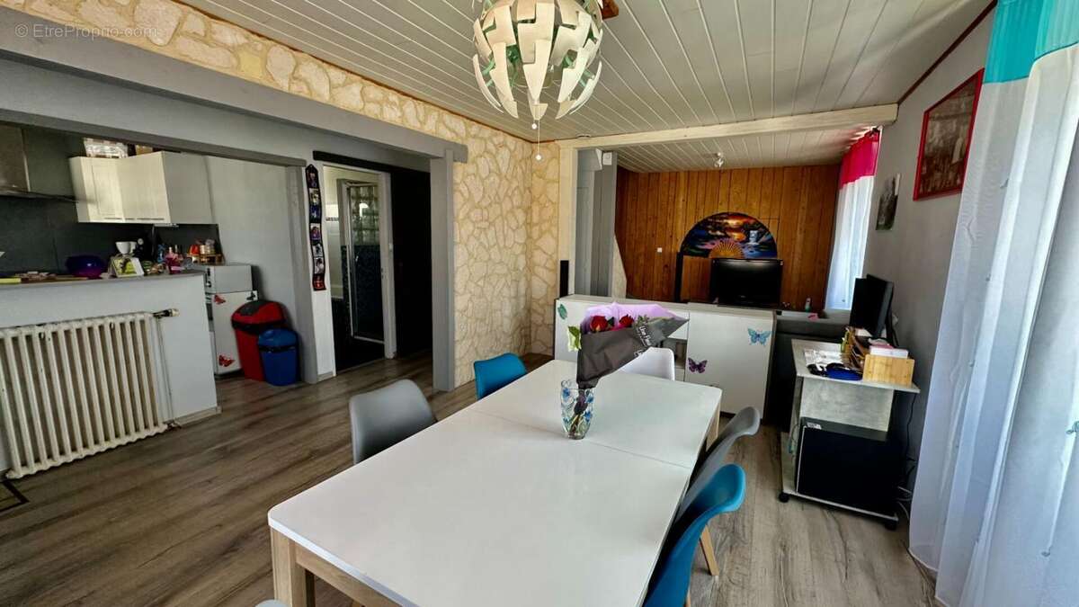 Maison à VOUJEAUCOURT