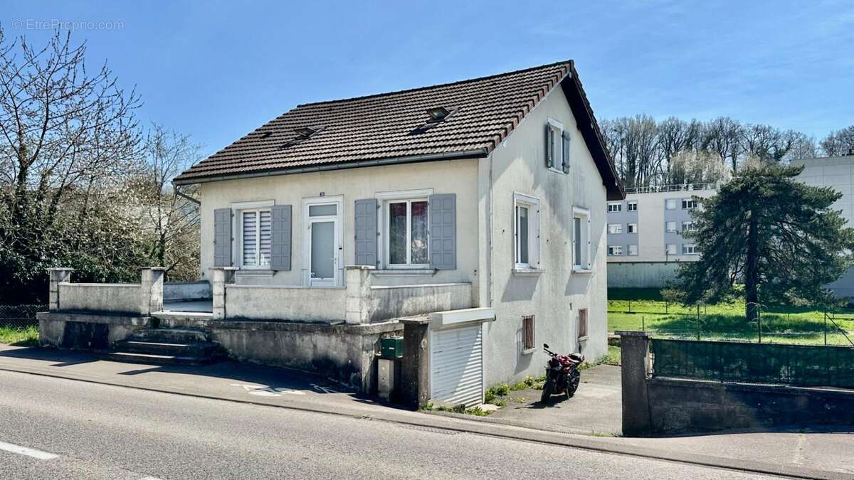 Maison à VOUJEAUCOURT