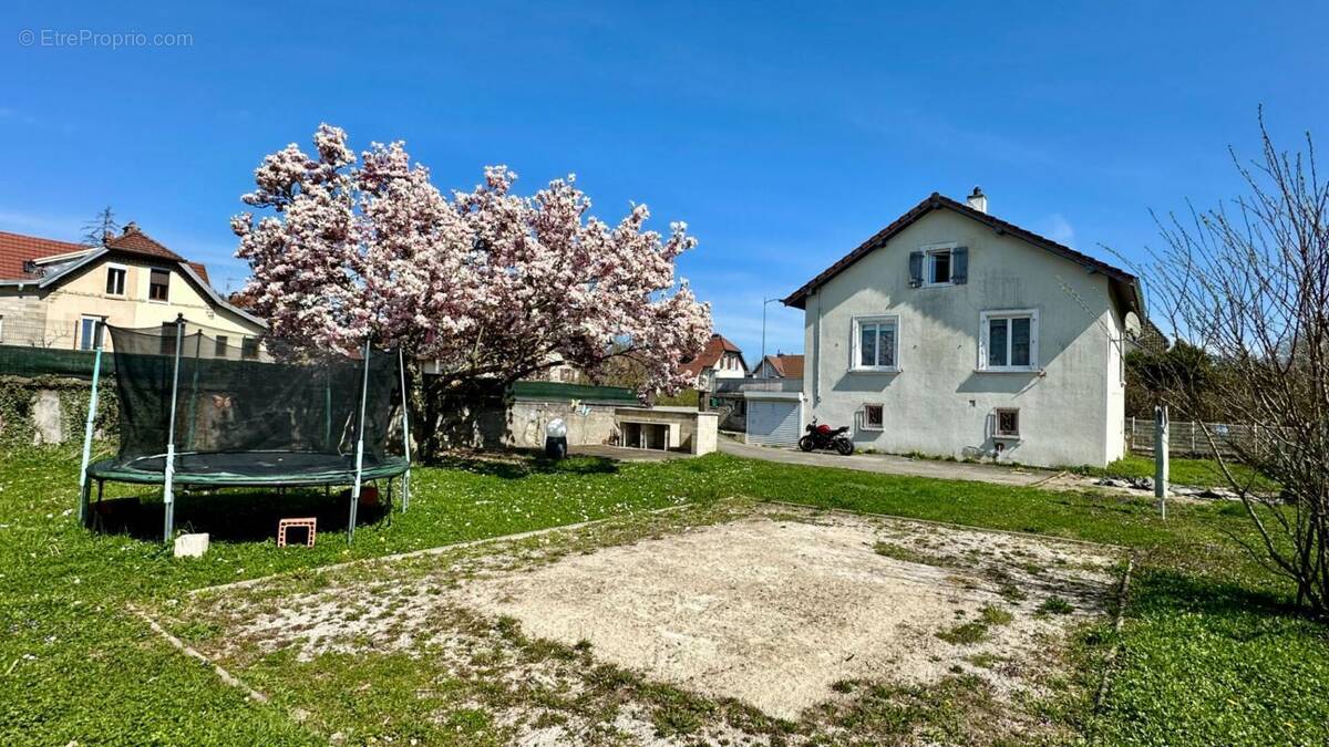 Maison à VOUJEAUCOURT