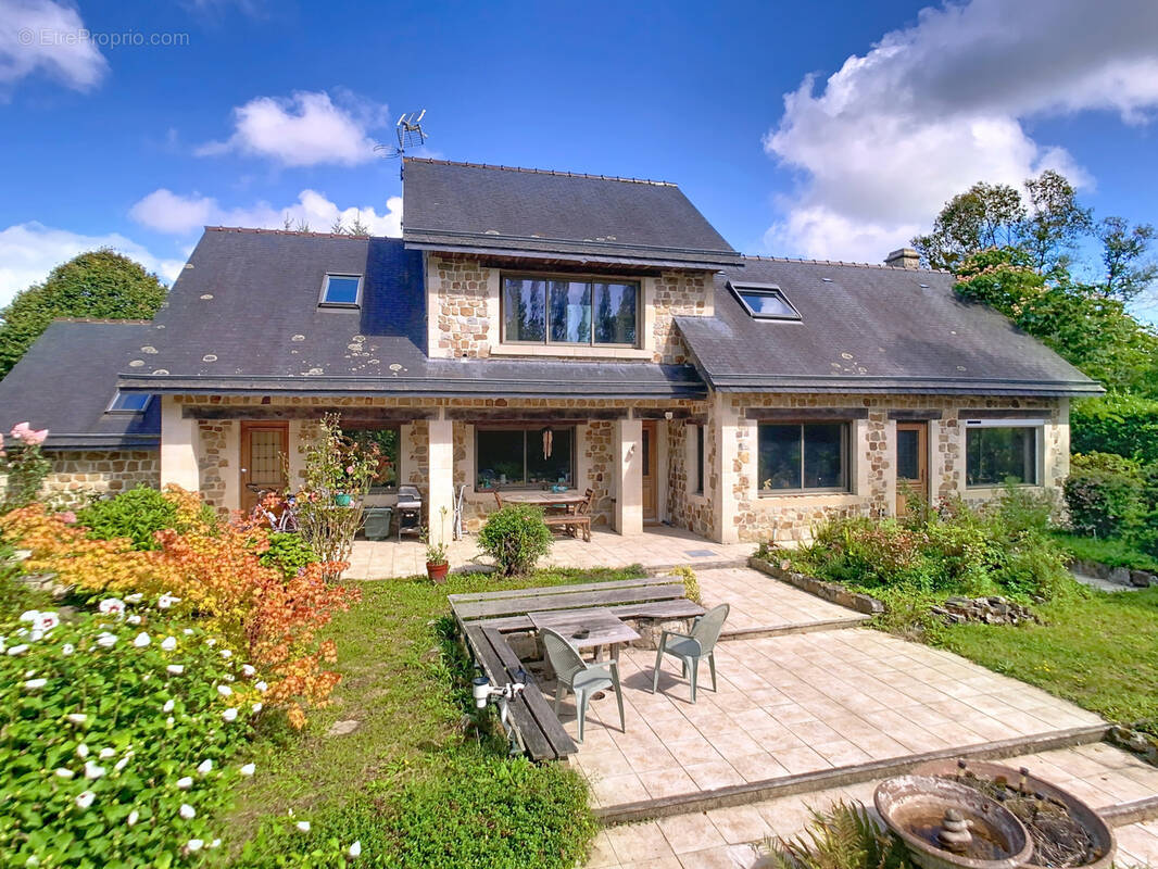 Maison à VARENGUEBEC