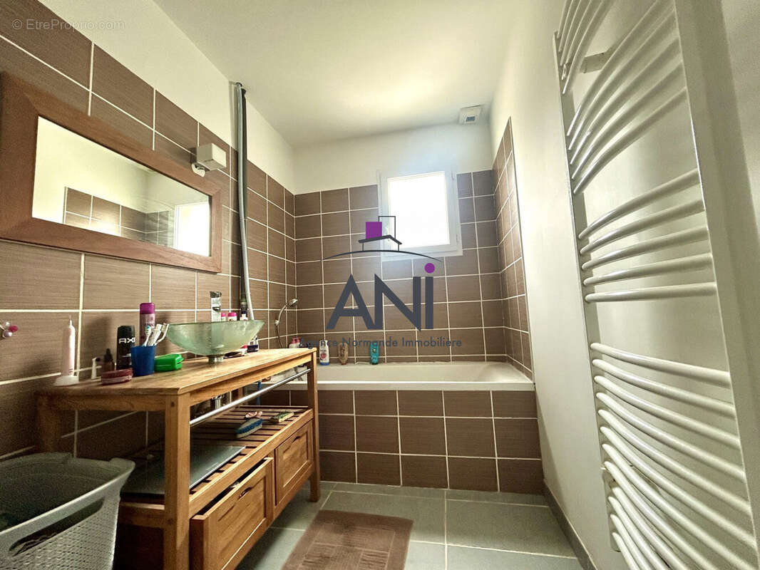 Maison à SAINT-VICTOR-L&#039;ABBAYE