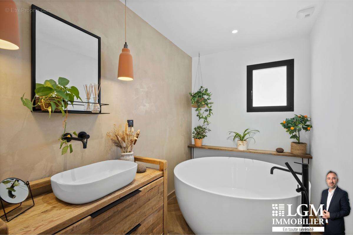 Maison à SAINT-LAURENT-D&#039;AIGOUZE