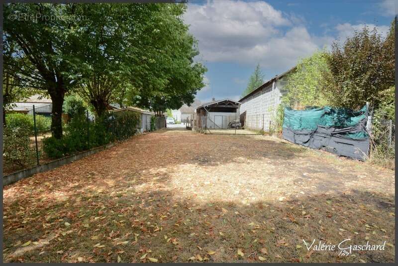 Maison à SAINT-SEURIN-SUR-L&#039;ISLE