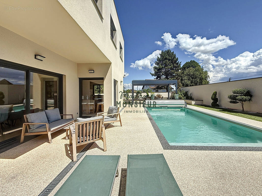 Maison à LA VERPILLIERE