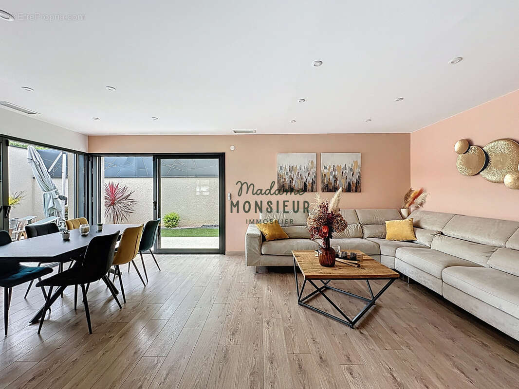 Maison à LA VERPILLIERE