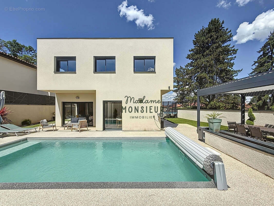 Maison à LA VERPILLIERE