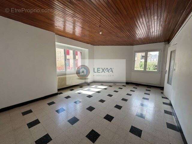 Maison à COULMIER-LE-SEC