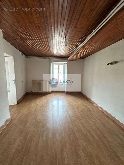 Maison à COULMIER-LE-SEC