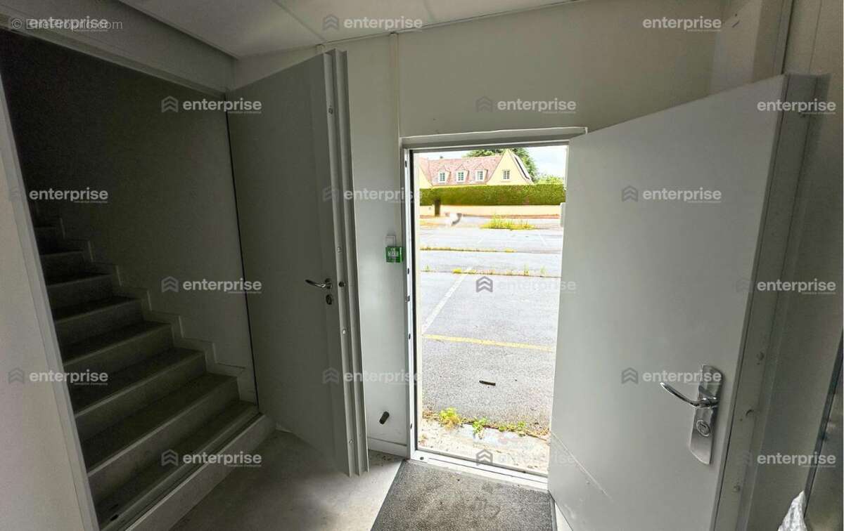 Commerce à CHIRY-OURSCAMP