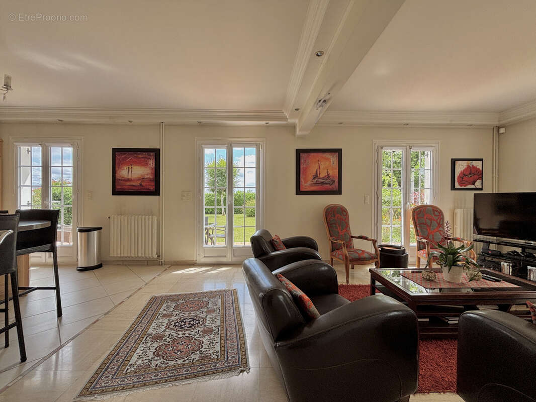 Maison à FONTAINE-ETOUPEFOUR